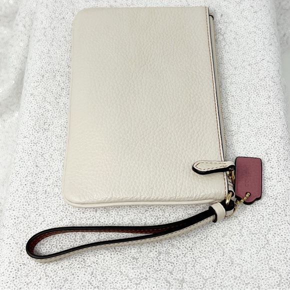 Coach x Disney Pebble leather Minnie Mouse Patch wristlet purse wallet - Picture 8 of 16